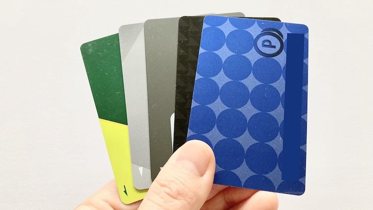 カードローンでお金を借りる
